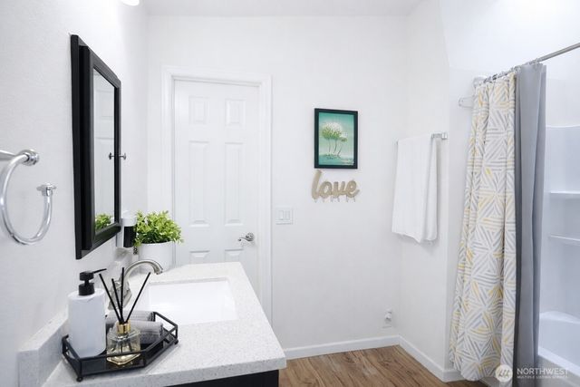 10904 49th Ave S, Tukwila, WA 98178