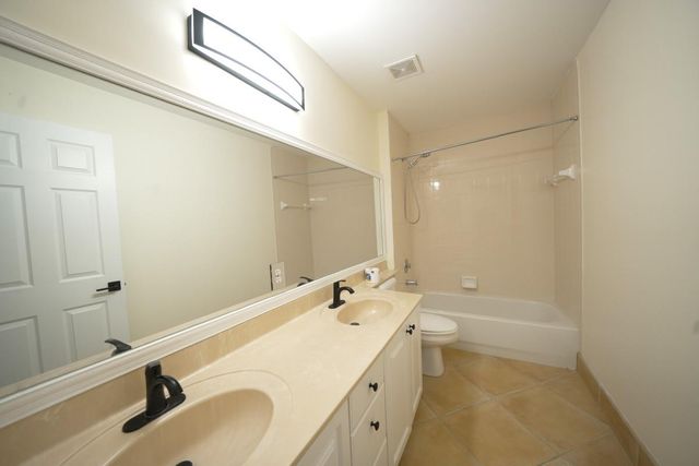 1395 NW 155th Ln, Pembroke Pines, FL 33028