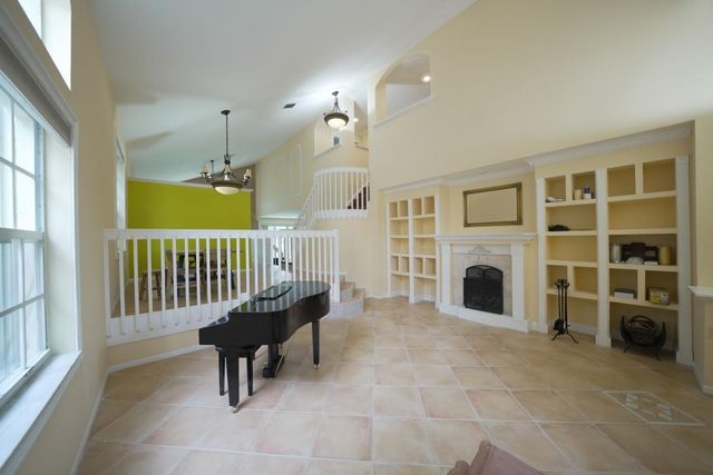 1395 NW 155th Ln, Pembroke Pines, FL 33028