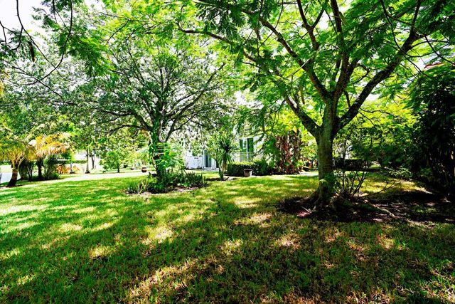 1395 NW 155th Ln, Pembroke Pines, FL 33028