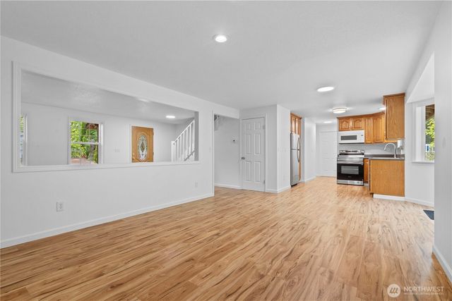 16405 95th Avenue Ct E, Puyallup, WA 98375
