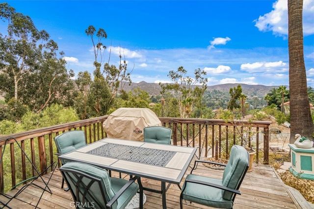 9730 Mustang Way, Sunland, CA 91040