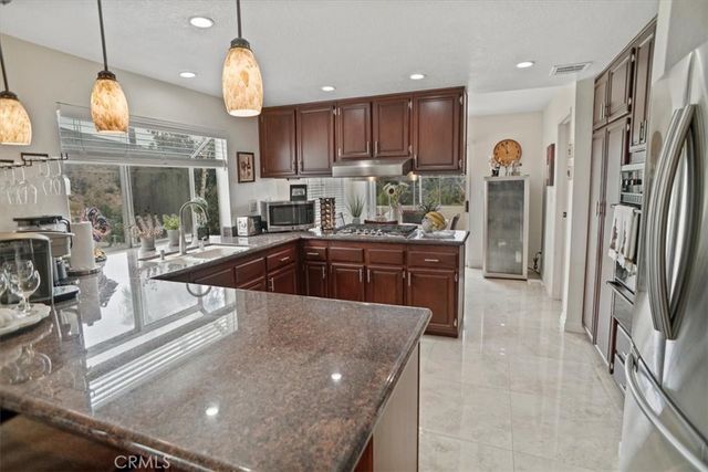 9730 Mustang Way, Sunland, CA 91040