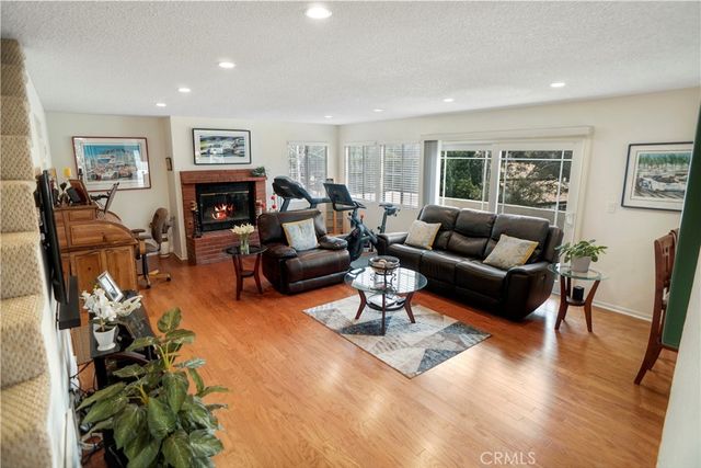 9730 Mustang Way, Sunland, CA 91040