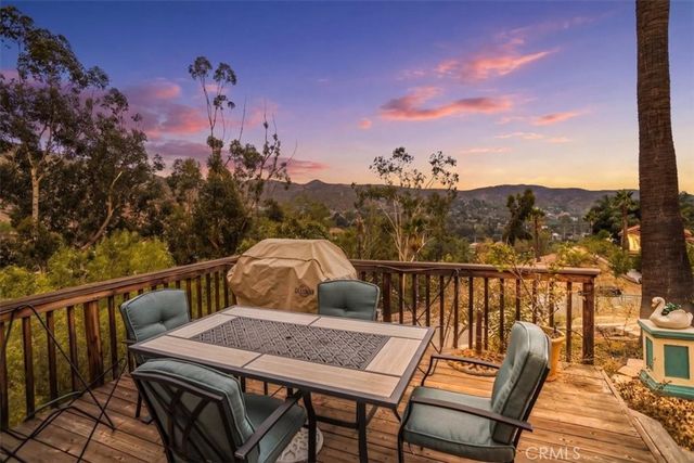 9730 Mustang Way, Sunland, CA 91040