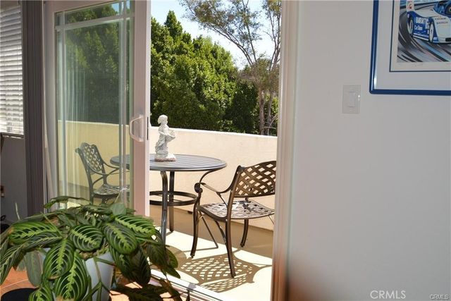 9730 Mustang Way, Sunland, CA 91040