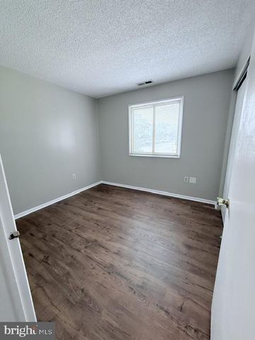 511 RAVENS CREST DR, Plainsboro, NJ 08536