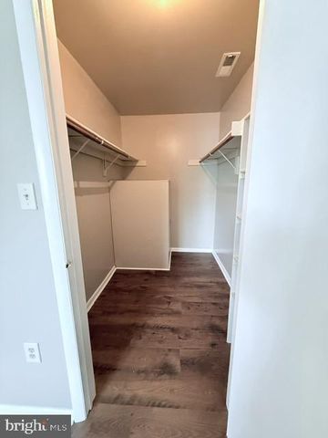511 RAVENS CREST DR, Plainsboro, NJ 08536