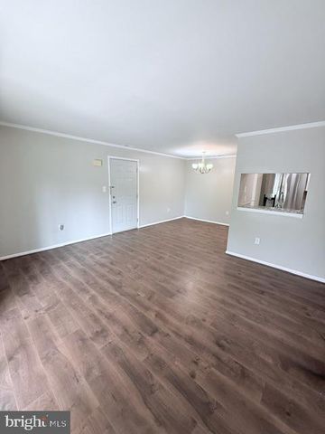 511 RAVENS CREST DR, Plainsboro, NJ 08536