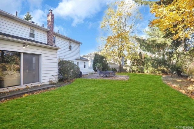 220 Jackson Place, Hewlett, NY 11557