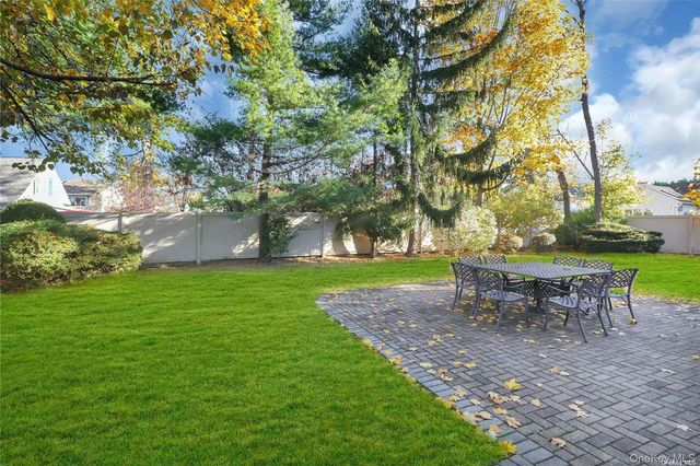 220 Jackson Place, Hewlett, NY 11557