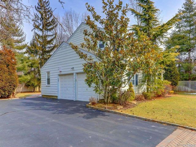 220 Jackson Place, Hewlett, NY 11557