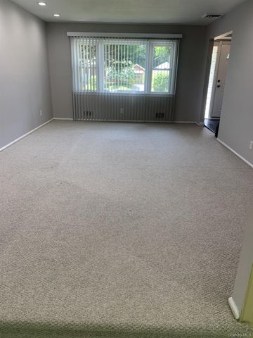 220 Jackson Place, Hewlett, NY 11557