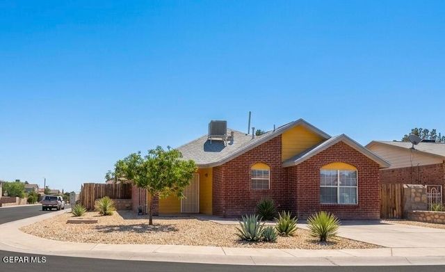 10281 Valle Del Mar Drive, Socorro, TX 79927