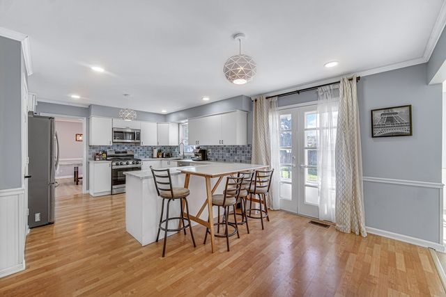 1623 W Bray Court, Arlington Heights, IL 60005