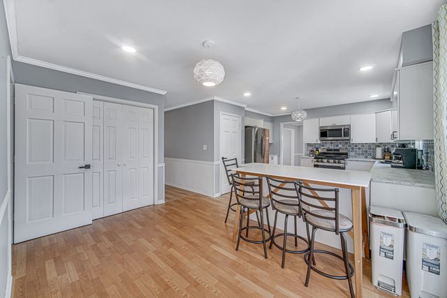 1623 W Bray Court, Arlington Heights, IL 60005