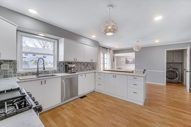 1623 W Bray Court, Arlington Heights, IL 60005