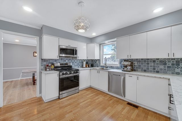 1623 W Bray Court, Arlington Heights, IL 60005