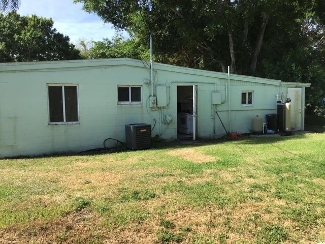 364 Johnston Street, Fort Pierce, FL 34982