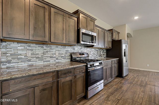 2808 TIERRA DE MOYO Place, El Paso, TX 79938