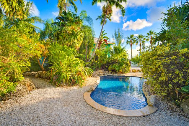 16640 Cypress Road, Sugarloaf Key, FL 33042