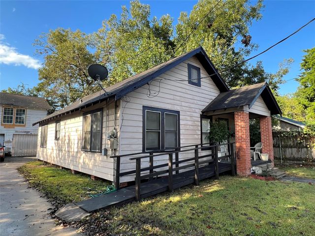 605 E Hunnicutt Street, Baytown, TX 77520