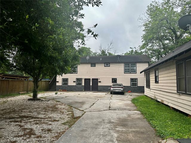 605 E Hunnicutt Street, Baytown, TX 77520