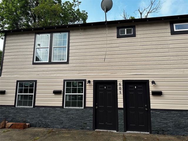 605 E Hunnicutt Street, Baytown, TX 77520