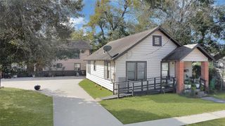 605 E Hunnicutt Street, Baytown, TX 77520