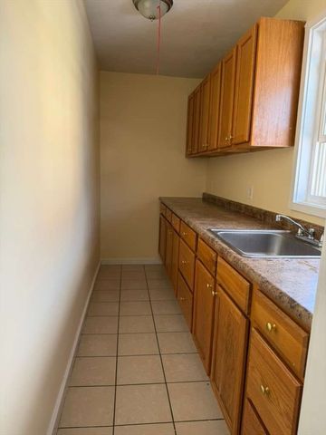 195-197 Ludlam St 2, Lowell, MA 01850