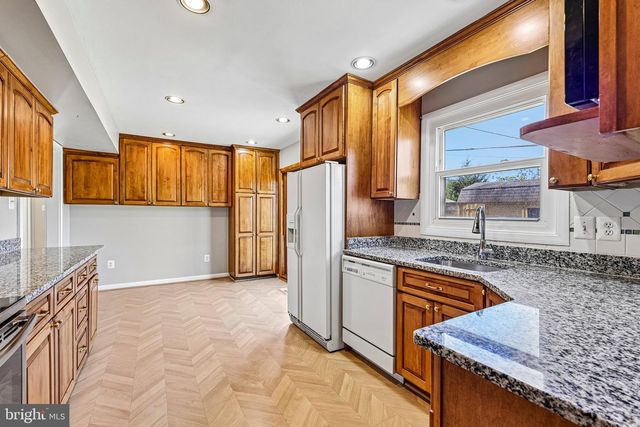 4428 MIDDLE RIDGE DR, Fairfax, VA 22033