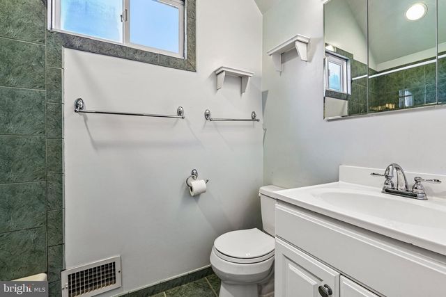 4428 MIDDLE RIDGE DR, Fairfax, VA 22033