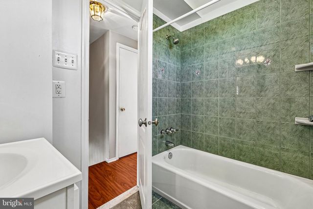 4428 MIDDLE RIDGE DR, Fairfax, VA 22033