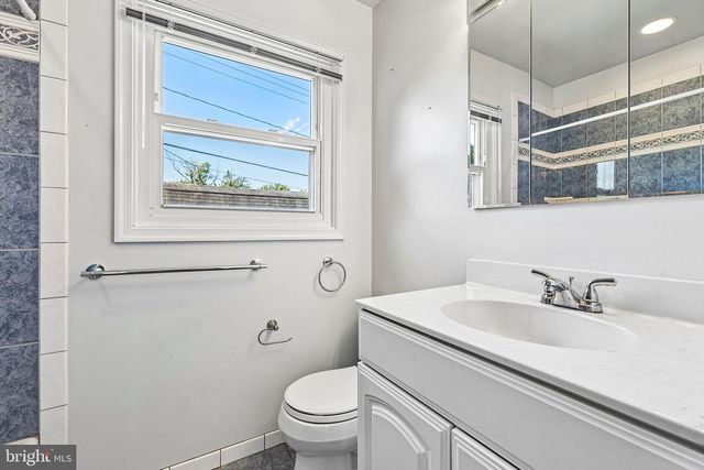 4428 MIDDLE RIDGE DR, Fairfax, VA 22033