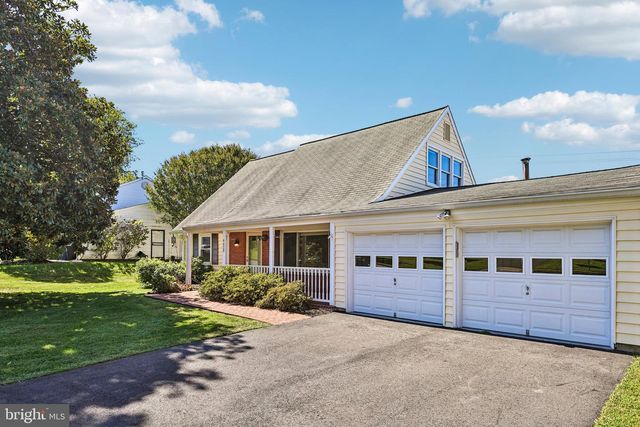 4428 MIDDLE RIDGE DR, Fairfax, VA 22033