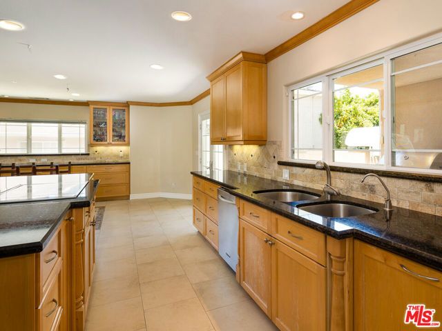 1563 W 218th Street, Torrance, CA 90501