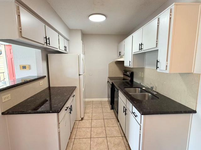 2750 Holly Hall Street, Houston, TX 77054