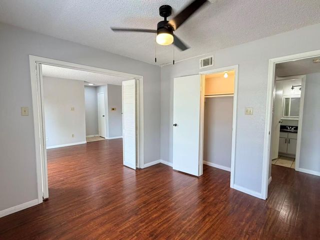 2750 Holly Hall Street, Houston, TX 77054