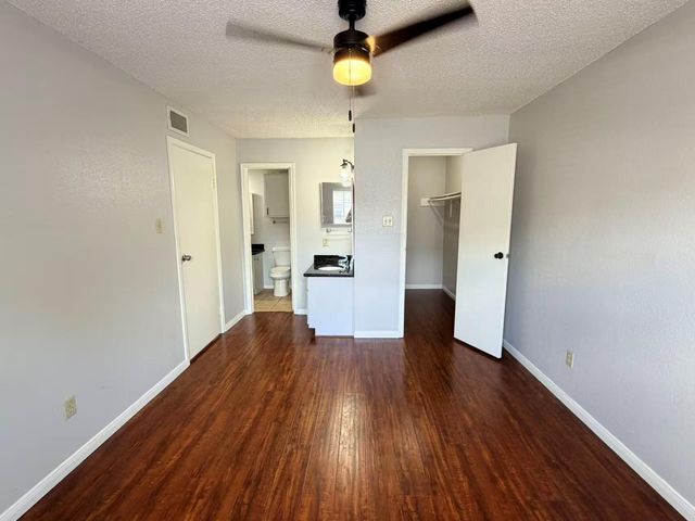 2750 Holly Hall Street, Houston, TX 77054