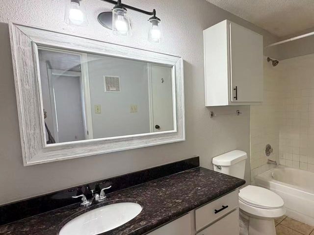 2750 Holly Hall Street, Houston, TX 77054