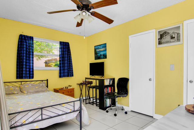 1650 NW 1ST Way, Pompano Beach, FL 33060