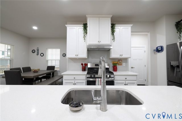 9236 Fairfield Farm Ct, Mechanicsville, VA 23116