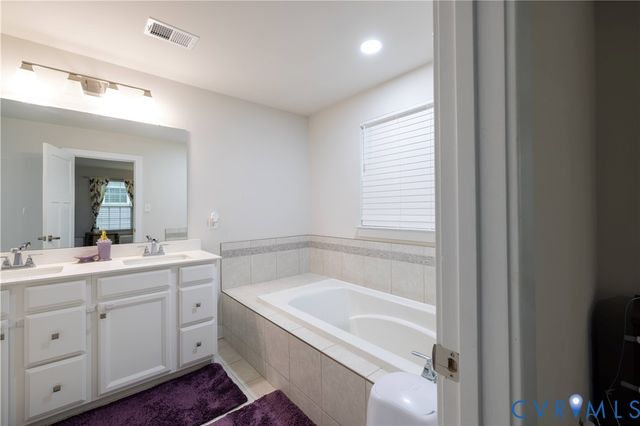 9236 Fairfield Farm Ct, Mechanicsville, VA 23116