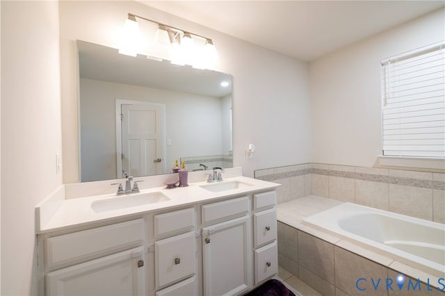 9236 Fairfield Farm Ct, Mechanicsville, VA 23116