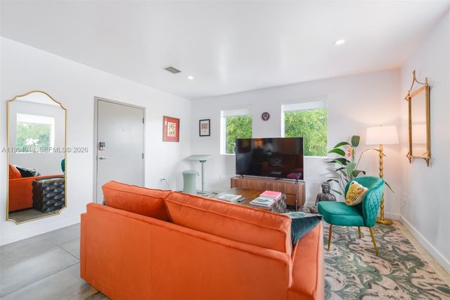 165 NW 39th St 7, Miami, FL 33127