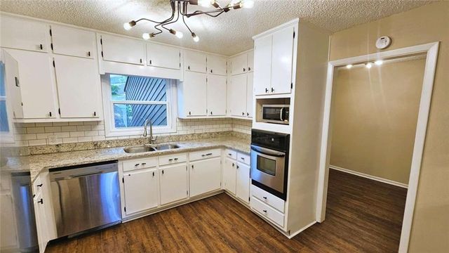 1655 Fieldgreen Overlook, Stone Mountain, GA 30088