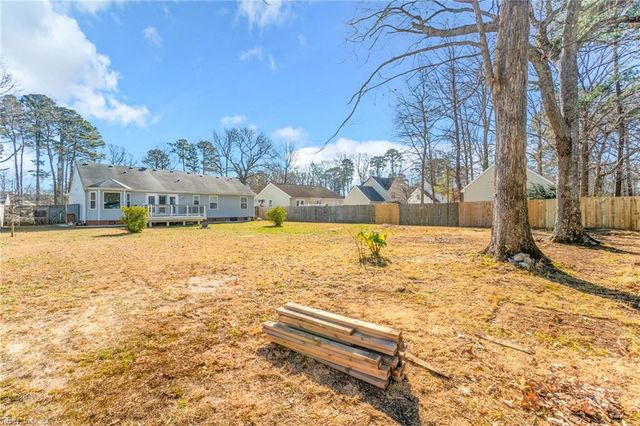 639 Alberthas DR, Virginia Beach, VA 23452