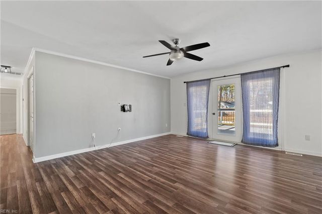 639 Alberthas DR, Virginia Beach, VA 23452