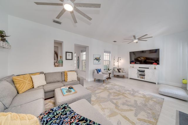 8335 NW 7th Terrace, Boca Raton, FL 33487