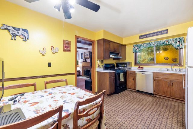 1001 Fairfield COURT, Glendale, WI 53217